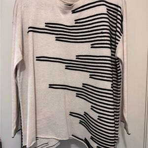 NIC+ZOE Cream and Black Textured Stripe Top